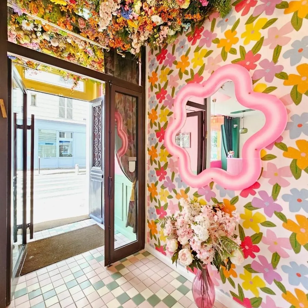 Hotel La Petite Rosa Paris