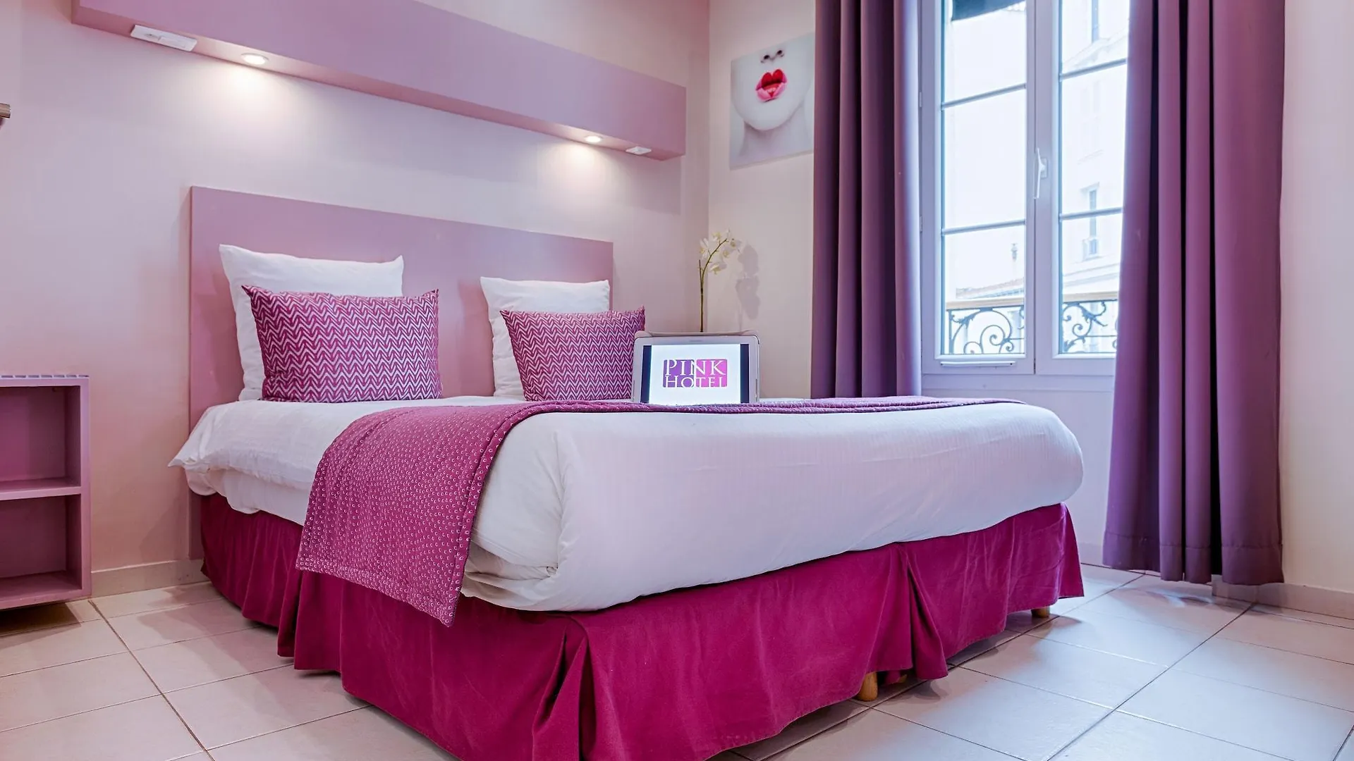 ***  Hotel La Petite Rosa Paris France