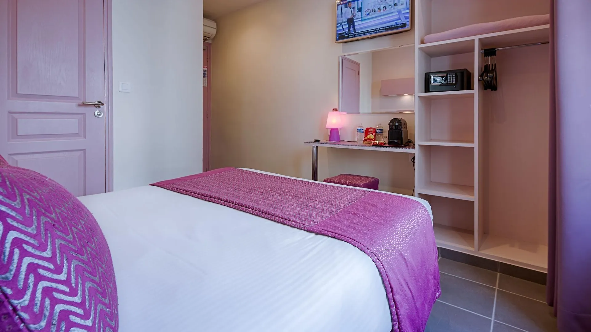Hotel La Petite Rosa Paris France