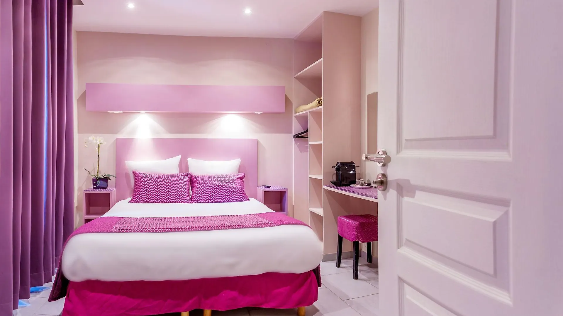Hotel La Petite Rosa Paris 3*,  France