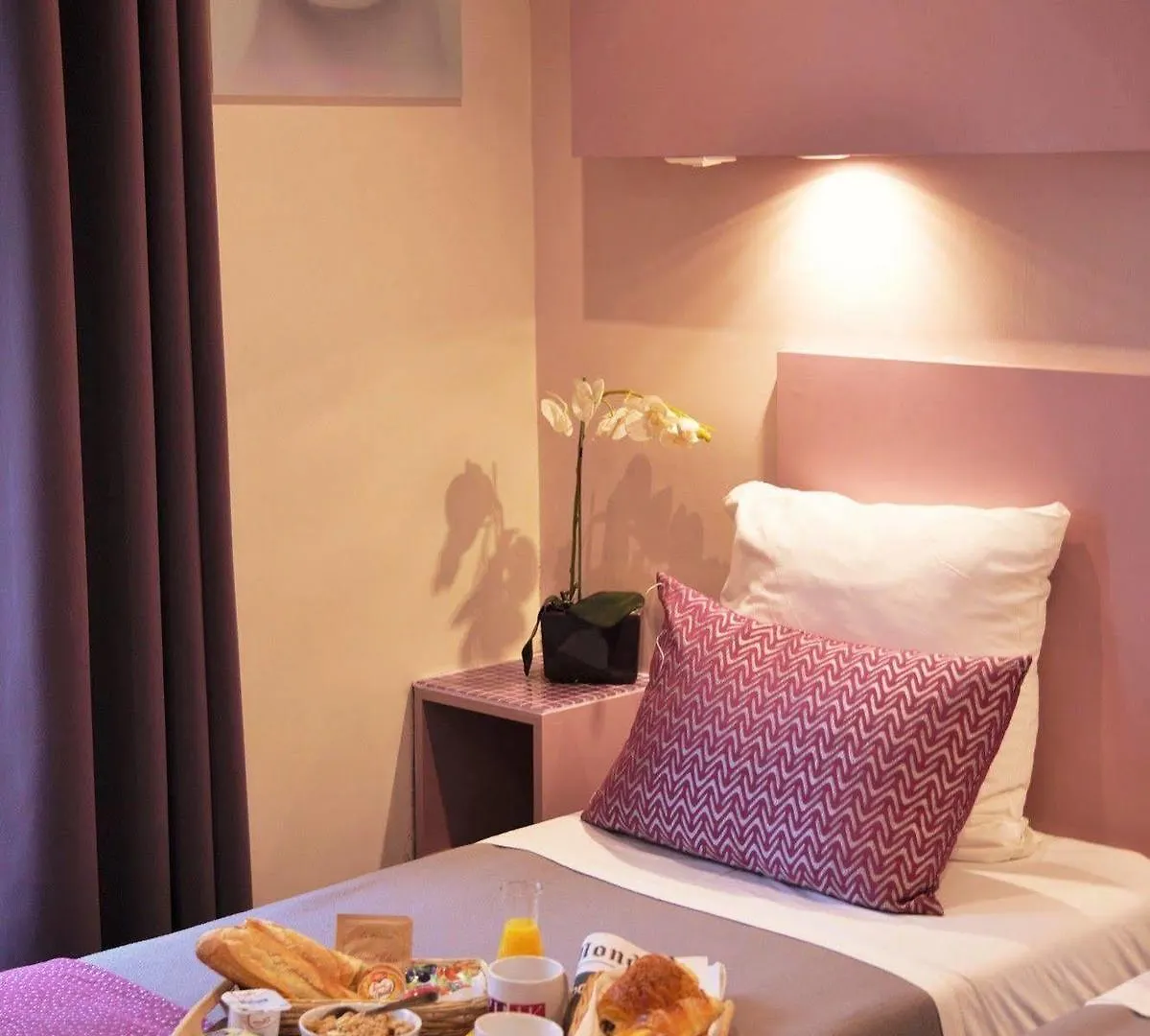 Hotel La Petite Rosa Paris