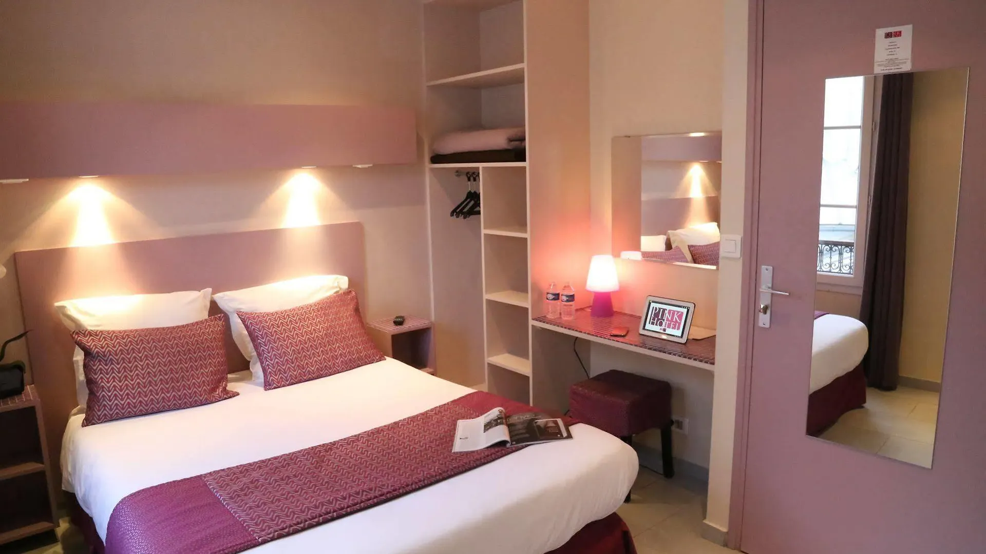 Hotel La Petite Rosa Paris